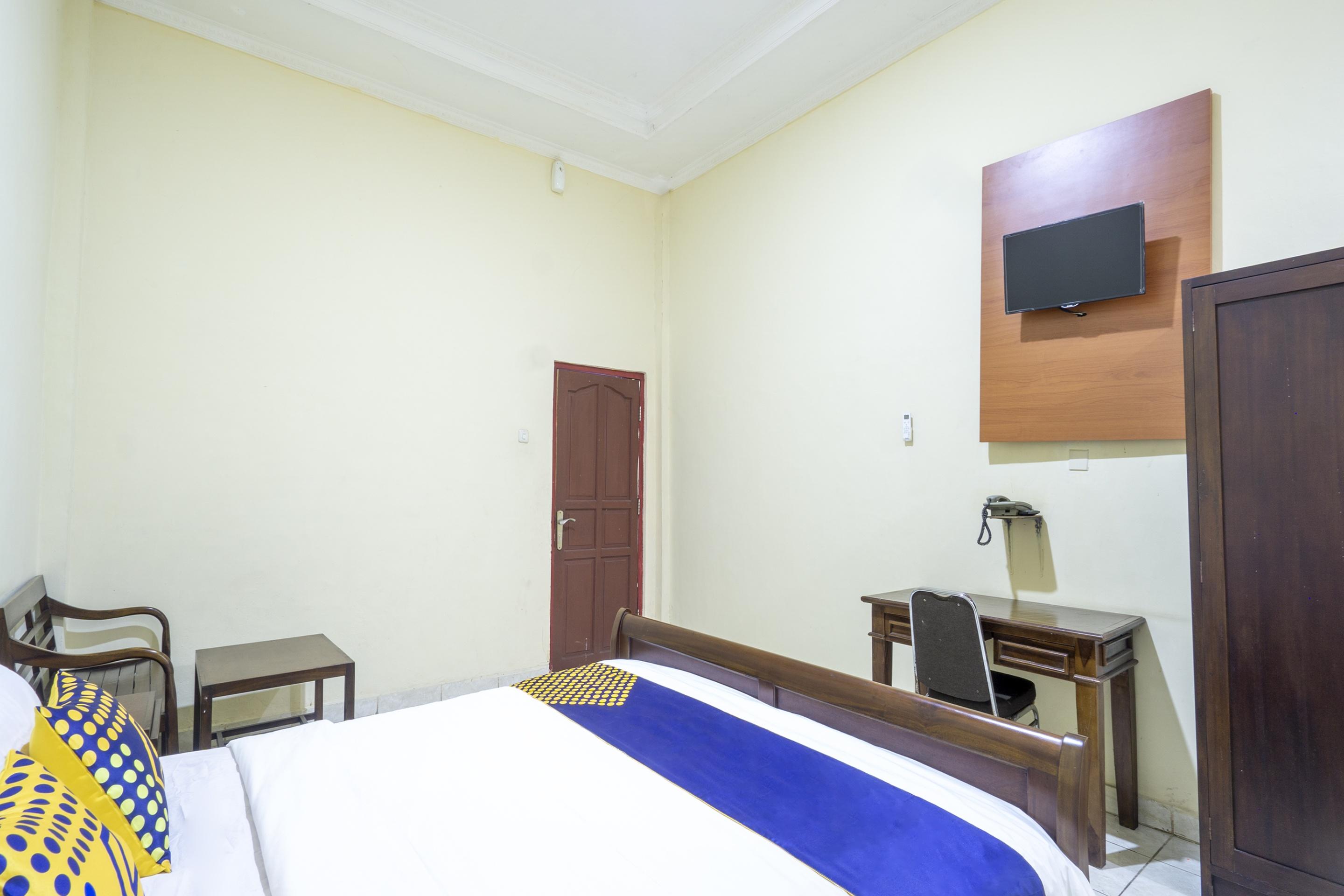Super Oyo 3978 Hotel Danau Indah Bekasi Exterior photo