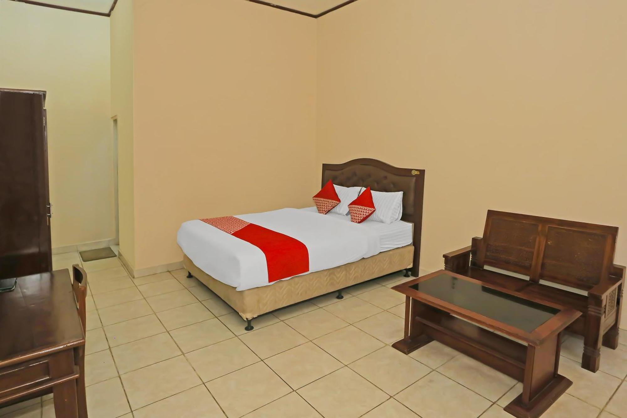 Super Oyo 3978 Hotel Danau Indah Bekasi Exterior photo